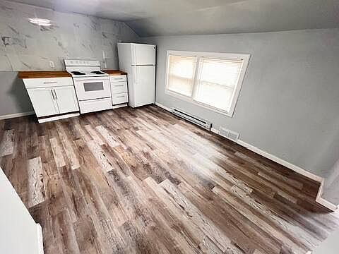 3rd image of 204 Island St #2