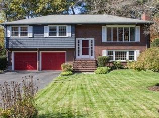 8 Belknap Rd, Medfield, MA 02052