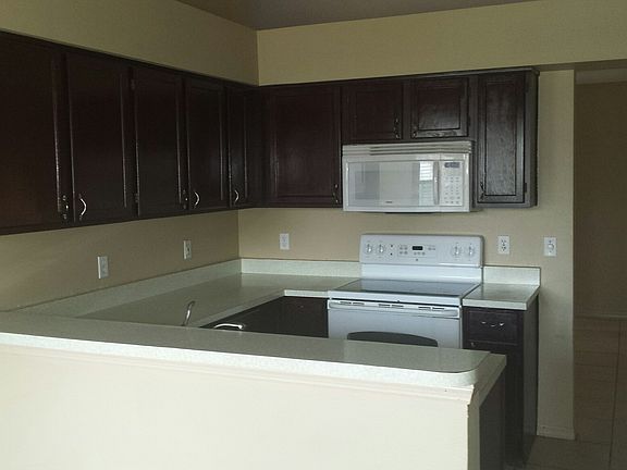 2nd image of 6066 Brookhill Cir