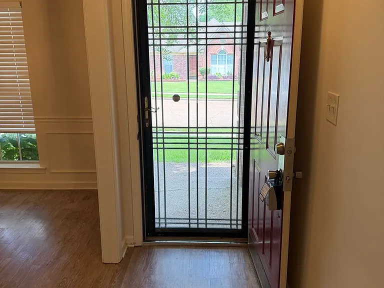 2803 Garden Park Dr — Photo 4