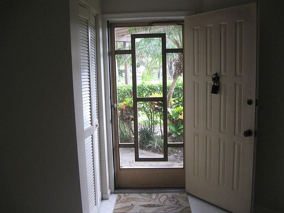 4th image of 5311 Pine Dr