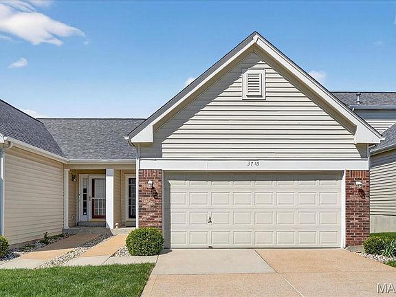 2nd image of 3745 Southern Manor Dr