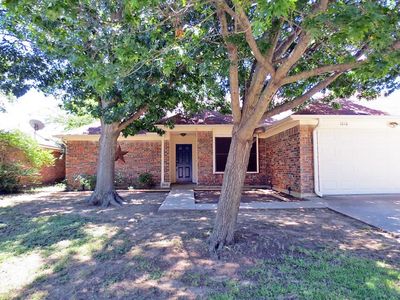 1010 Pierce Arrow Dr, Arlington, TX, 76001