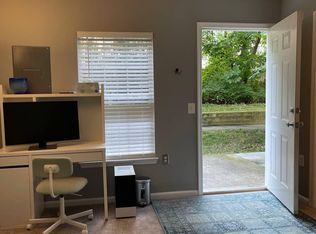 23082 Fontwell Sq, Sterling, VA 20166
