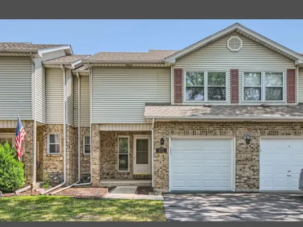 405 S Wenbriar Sq, Addison, IL 60101