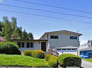 3441 Ridgeway Dr, Reedsport, OR 97467