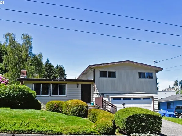 3441 Ridgeway Dr, Reedsport, OR 97467