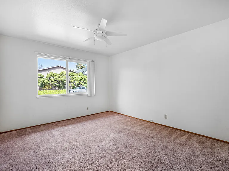 661 Harvard Ave — Photo 14