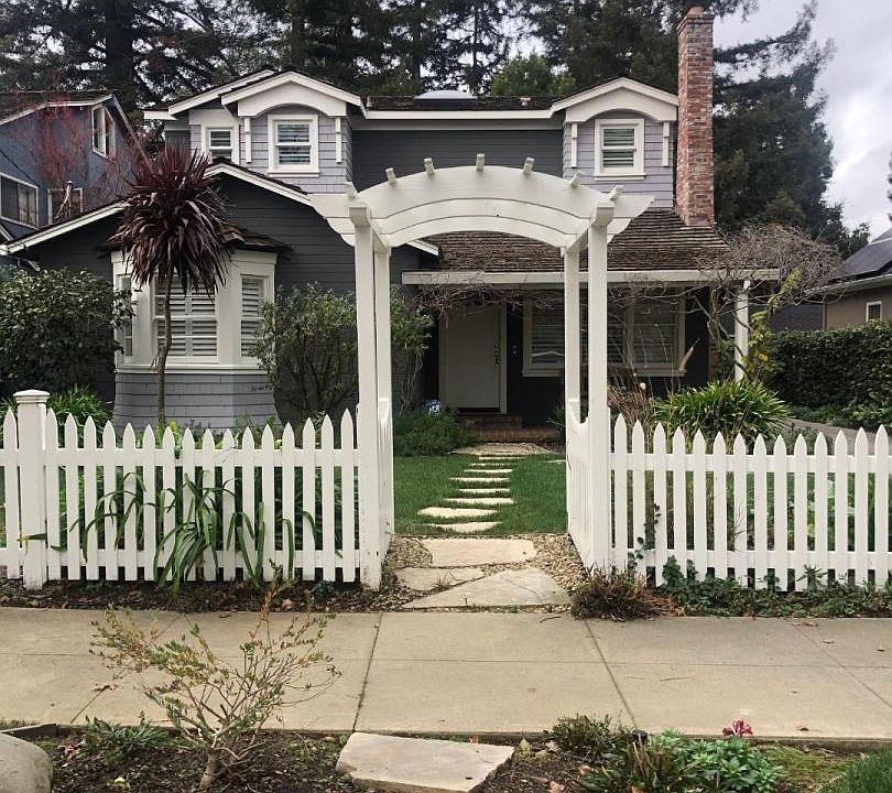 1st image of 640 College Ave