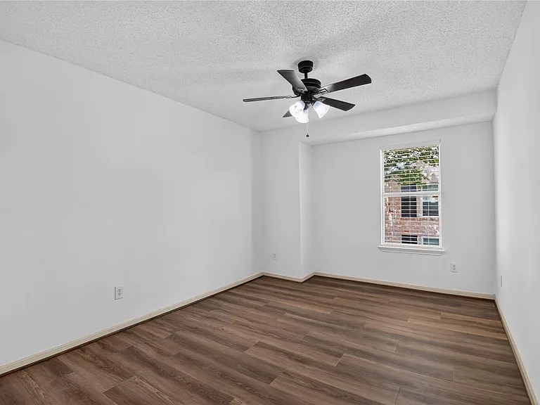 1334 Country Place Dr — Photo 27
