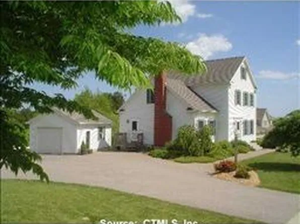 37 Prospect St, Mystic, CT 06355