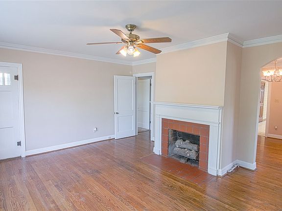 3rd image of 418 E College St