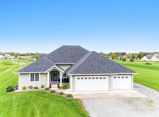 2018 Hickory Rd, De Pere, WI 54115