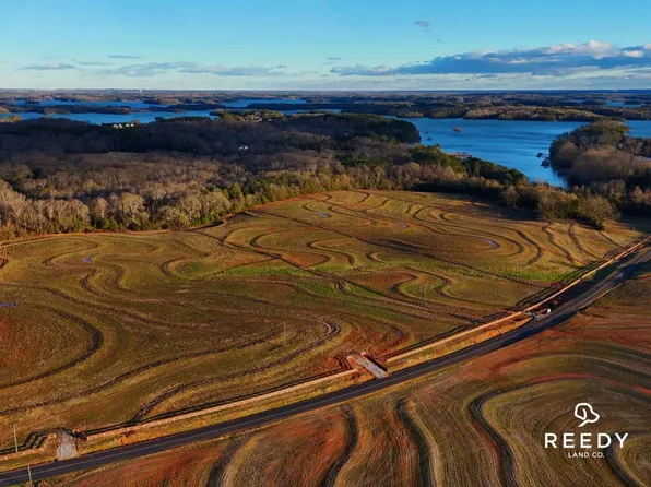 2 Dobbins Rd, Townville, SC 29689