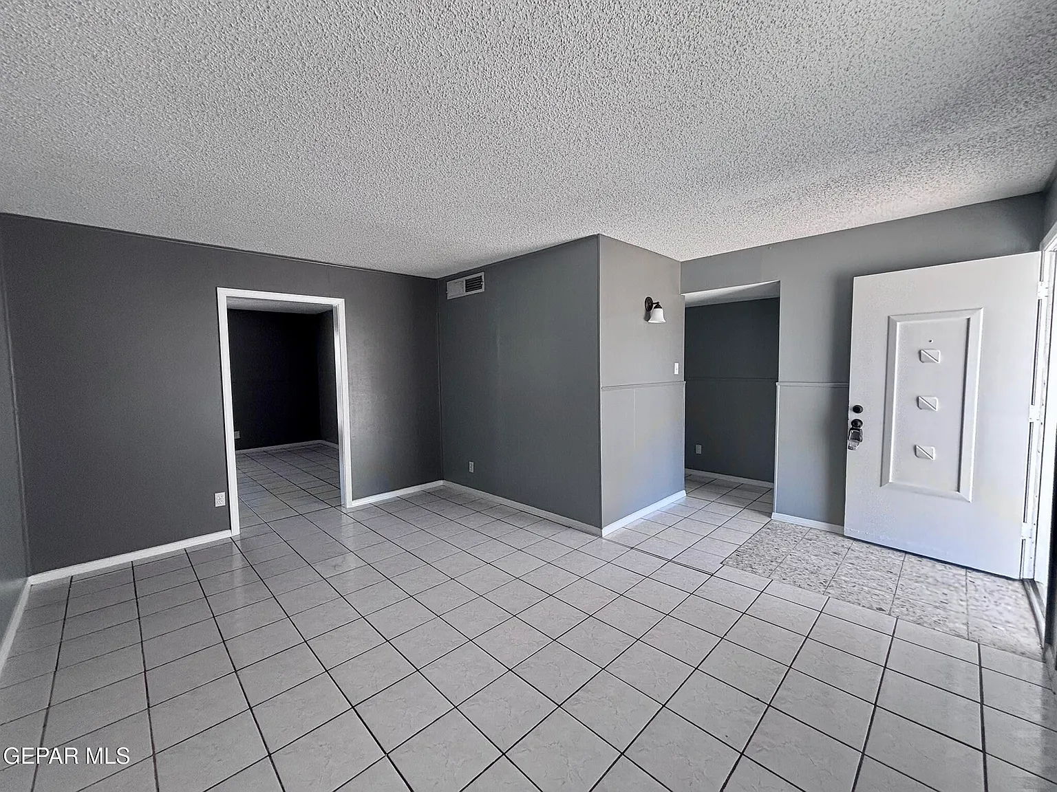 3 bed, 2.0 bath, 1450 sqft, $1,695 — Photo 4