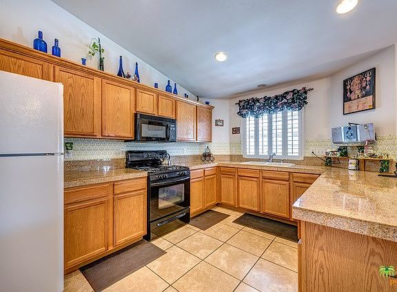 Kitchen with great granite tile countertops
