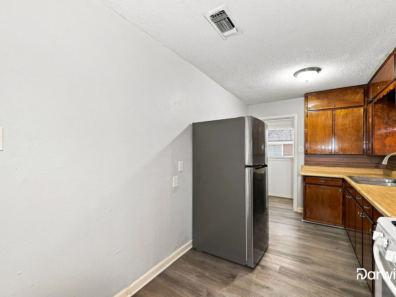 3 bed, 2.0 bath, 1673 sqft, $1,765 — Photo 2