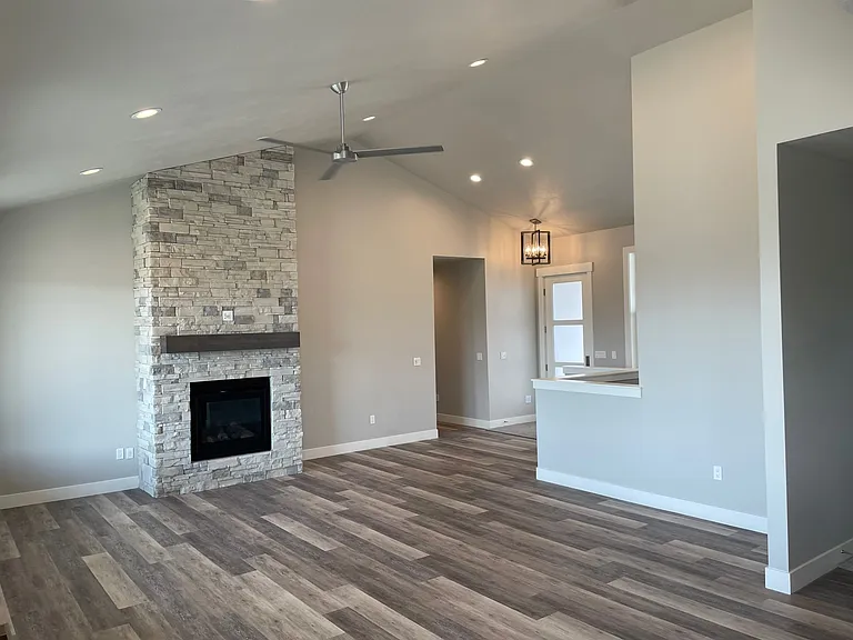 1354 E 670 N — Photo 7