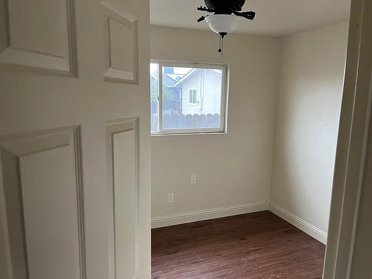 2431 Strivens Ave #NA — Photo 3