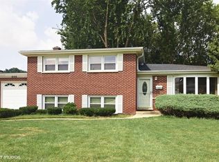 808 S Albert St, Mount Prospect, IL 60056