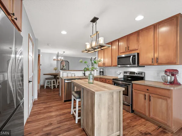 4850 149th St N Unit 1, Hugo, MN 55038