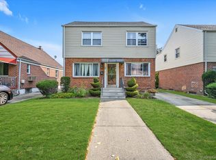 77-35 252nd St, Bellerose, NY 11426