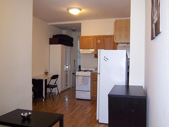 5th image of 443 W 49th St APT 2E