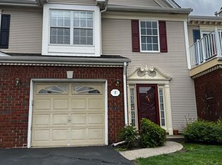 8 Sapphire Ln #395, Franklin Park, NJ 08823