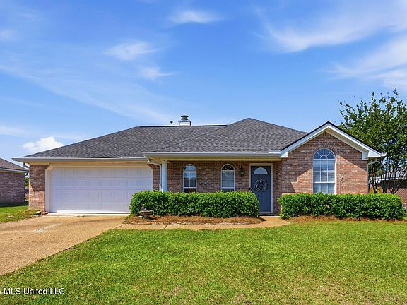 2nd image of 204 White Oak Pl
