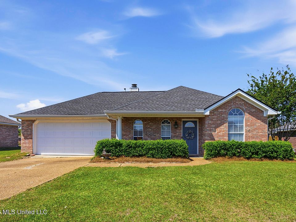 1st image of 204 White Oak Pl