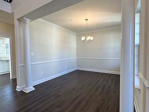 5th image of 23946 Woodmore Dr