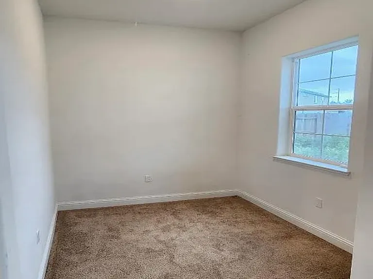 1490 Spanish Oak Ave — Photo 11