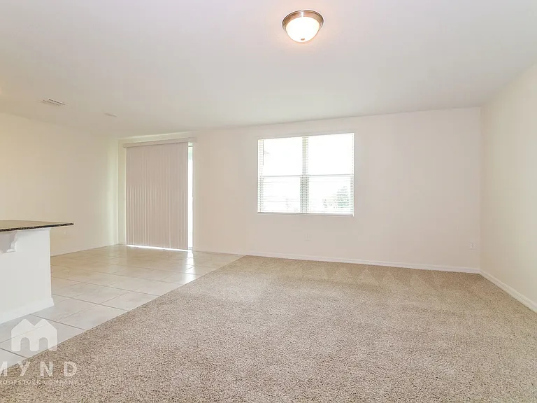 796 Griffon Ave — Photo 6