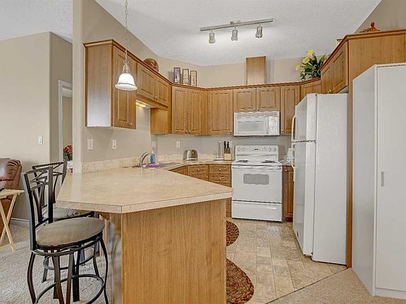 4th image of 9221 E Lakeland Dr #202