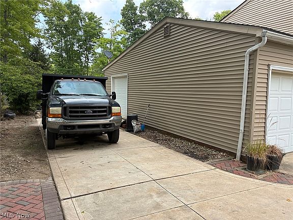 5th image of 3805 Laurel Glenn Dr