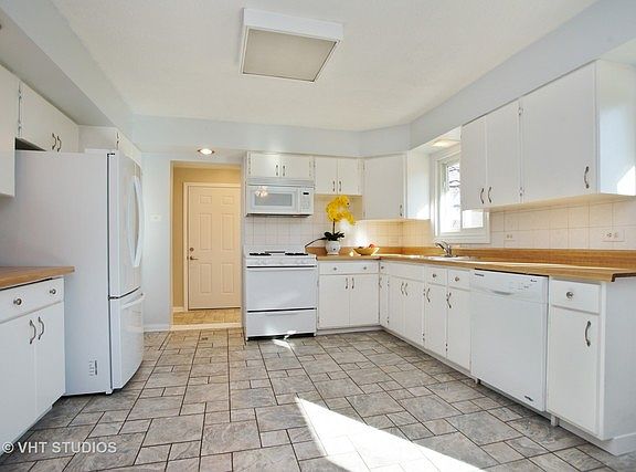 4th image of 263 E Eisenhower Ct