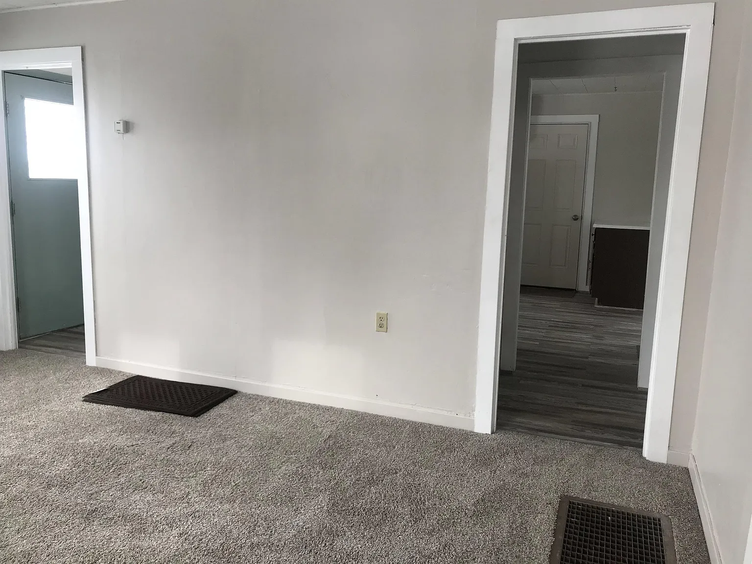 216 Noble Street - 1 — Photo 4