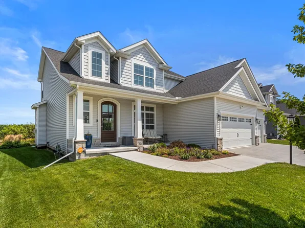 906 Declaration Dr, Savoy, IL 61874