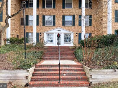 7661 Provincial Dr APT 211, McLean, VA, 22102