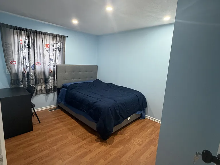 6 Cedarhill Cres — Photo 12