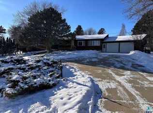 3905 N Longview Ave, Sioux Falls, SD 57107