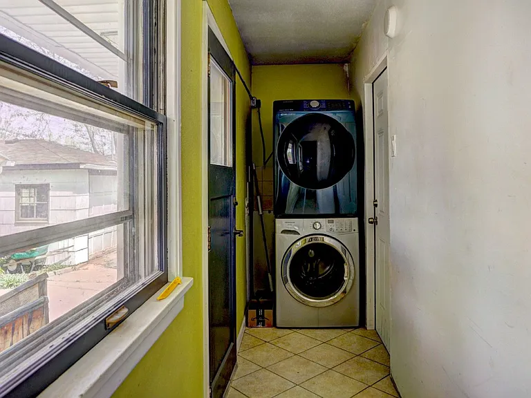 1340 Orchard Ave — Photo 17