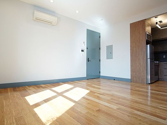 2nd image of 378 Bedford Ave #4F