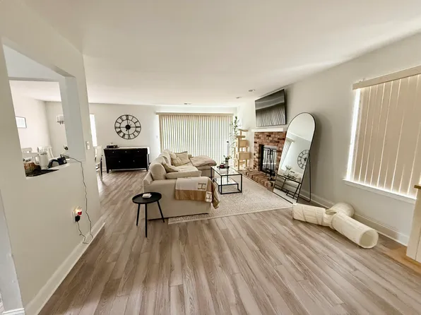 90 Nicole Ct, Old Bridge, NJ 08857