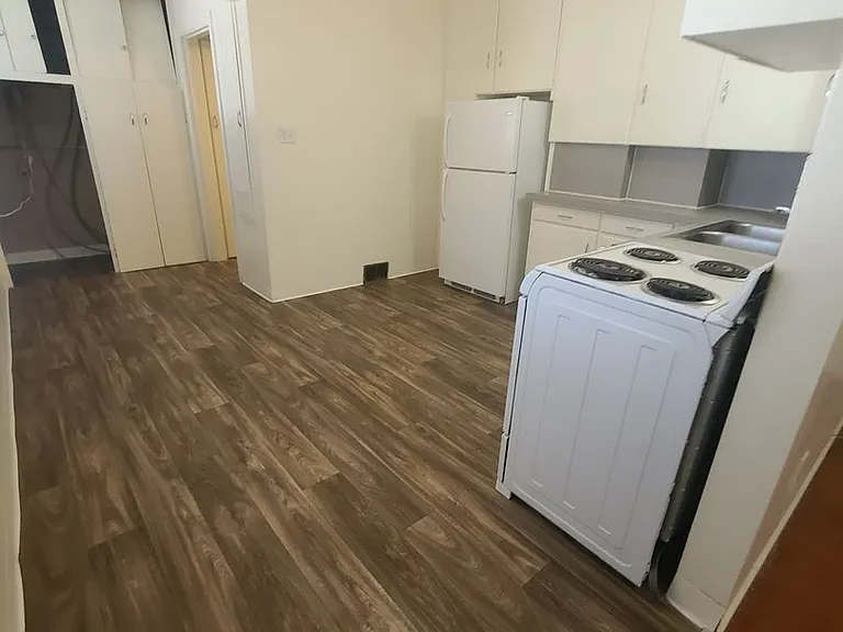 604 W Hays St #B — Photo 4