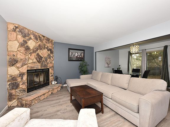 4th image of 8026 W Manor Cir #8026