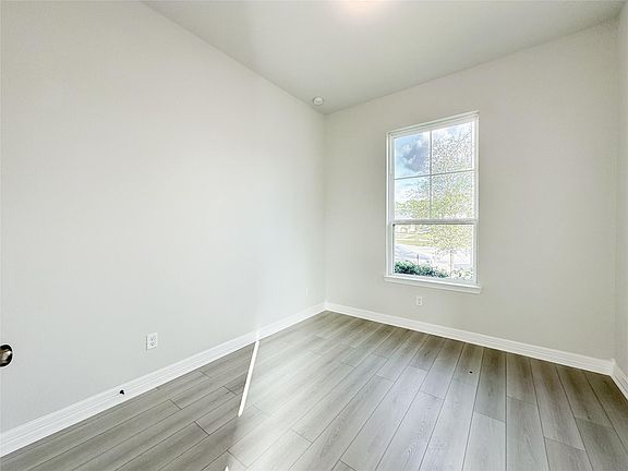 5th image of 9411 Coleraine Ct