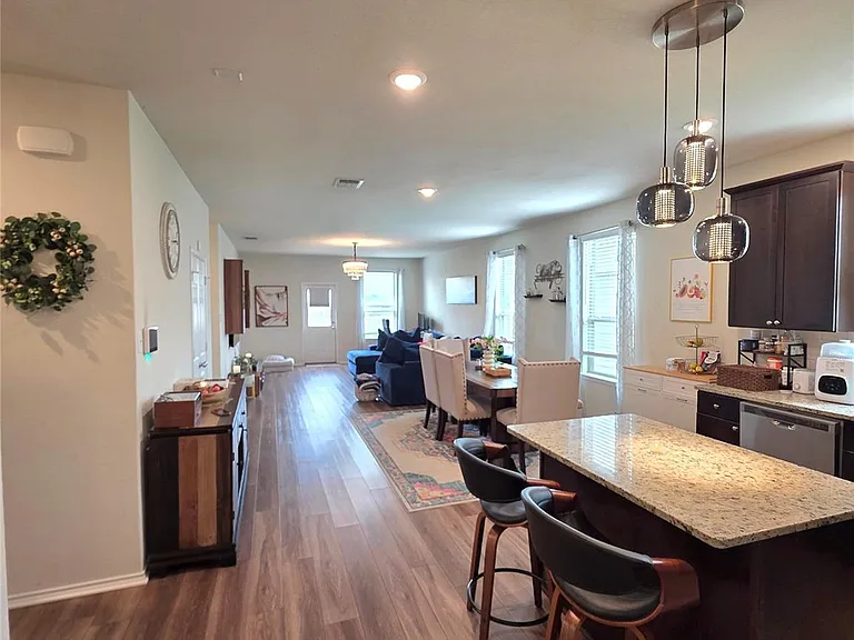 350 Bedford Falls Ln — Photo 2