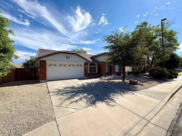 2866 E Toledo Ct — Photo 2