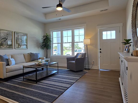 4th image of 108 Bridge View Drive S